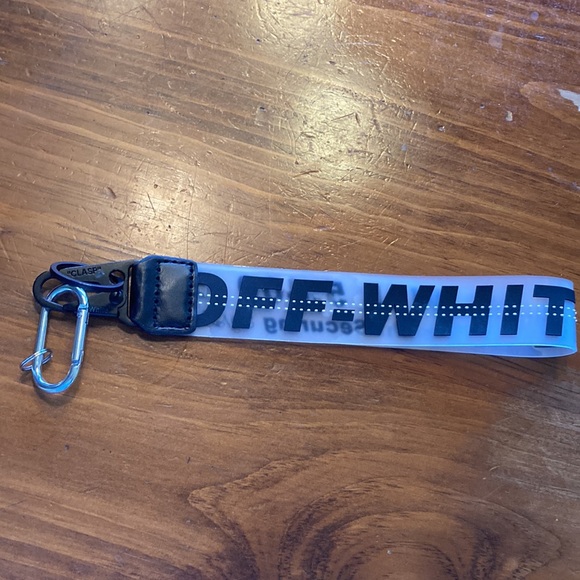 OFF-WHITE KEY CHAIN - Picture 4 of 7
